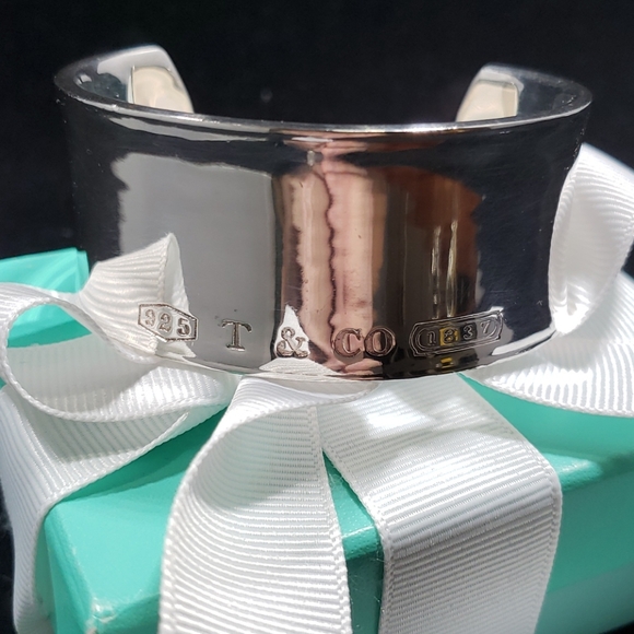 Tiffany & Co Cuff Bracelet - Picture 5 of 7